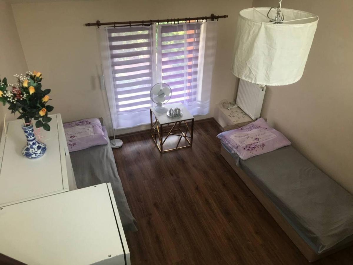 Ferienwohnung Samodzielny Pokoj W Wygodnym Domu Z Parkingiem Piaseczno  Exterior foto